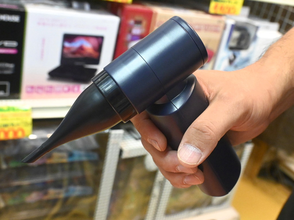 (アキバ取材班) 最大80,000rpmで風速14m/sを吹き出す充電式エアダスターがあきばお～から