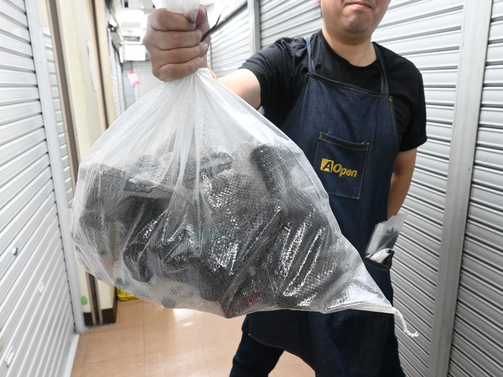 (お買い得中古品情報) 5kgの○○が詰まった「SDGs (Super Damaged Gamedevices scraps) 袋」が税込2,000円で販売中