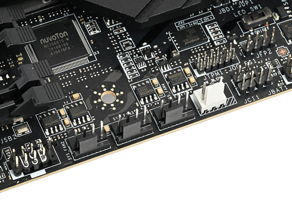 mpg_z890_carbon_wifi_025
