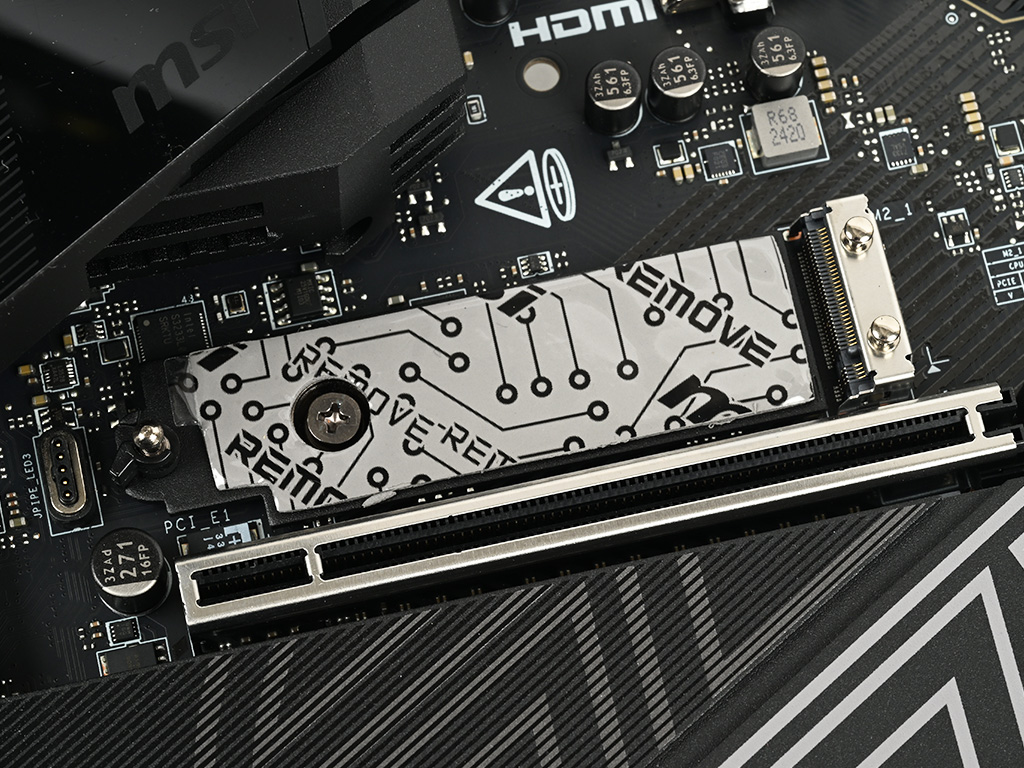 mpg_z890_carbon_wifi_035