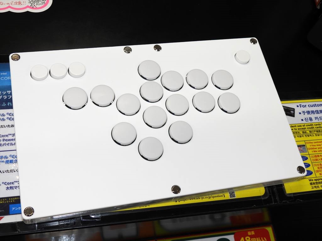 (アキバ入荷情報) 時間を気にせず使える静音レバーレスコントローラ「FightBox B10 Ex SW」