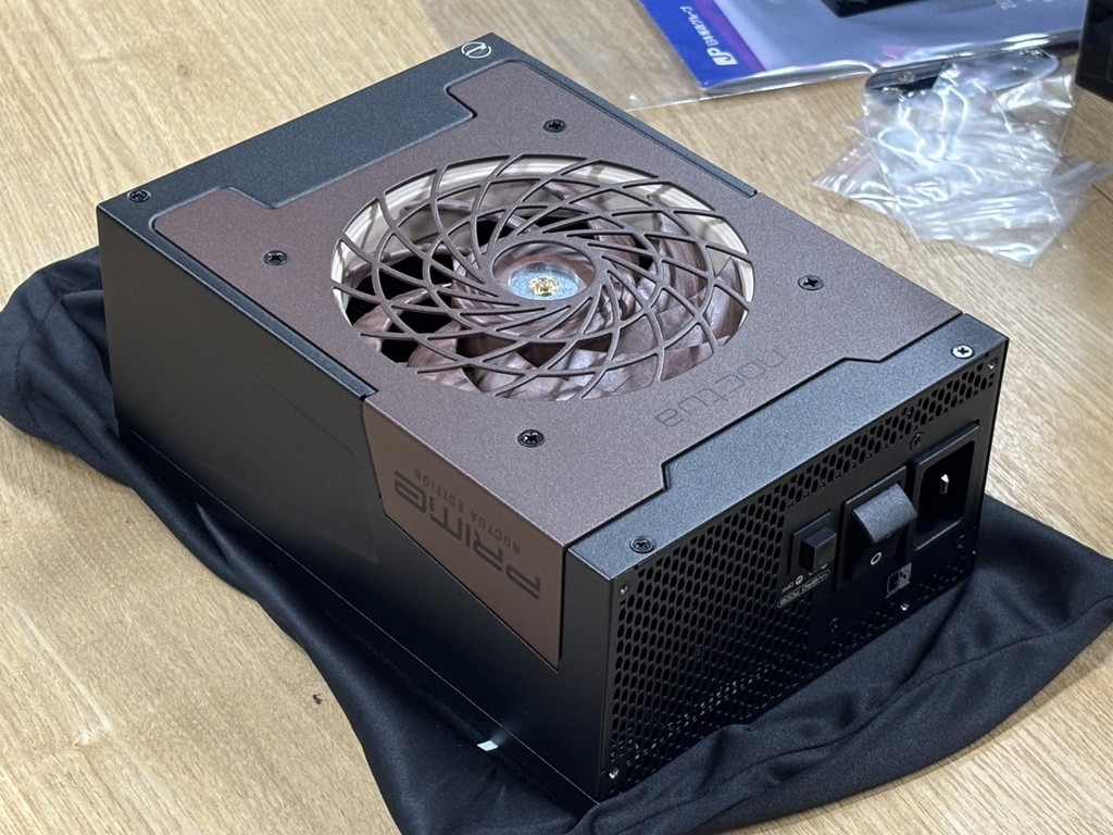 PRIME_TX1600_Noctua_akb_03