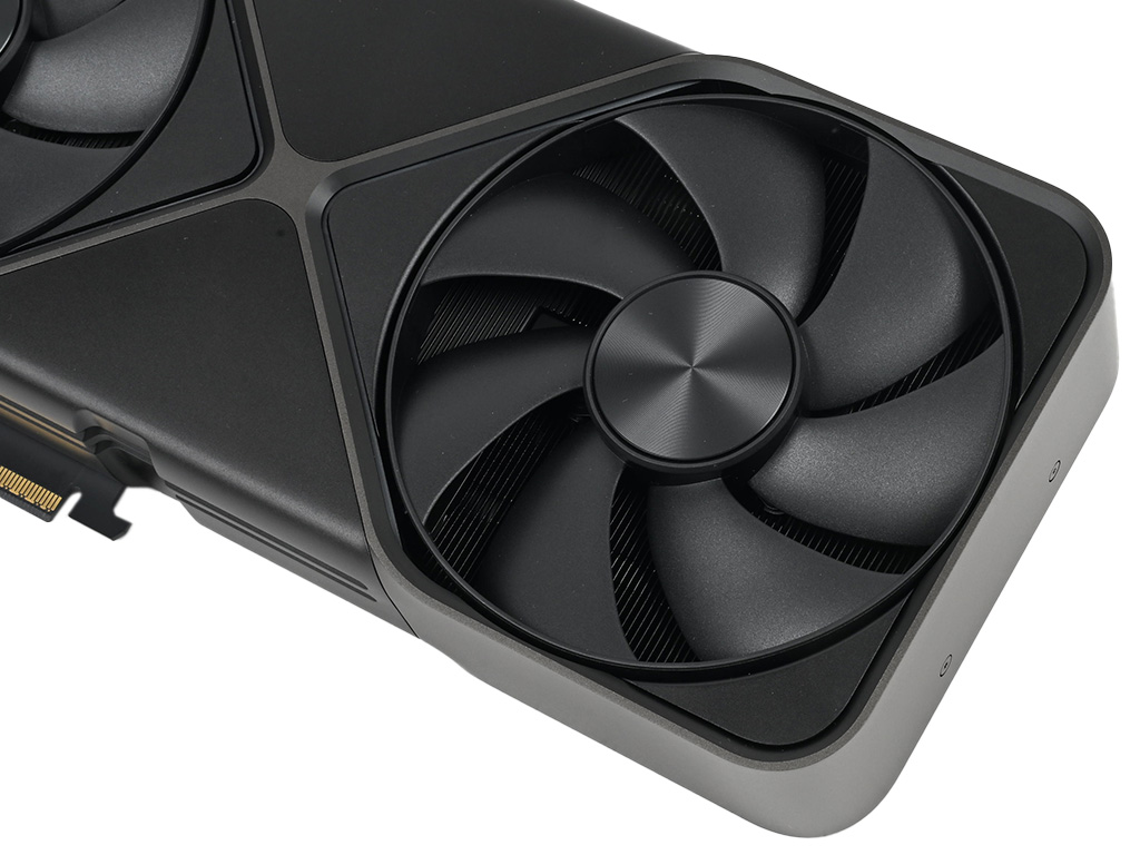 geforce_rtx_5090_fe_42