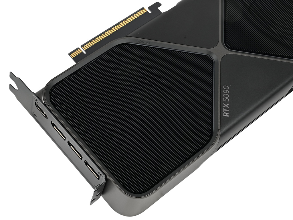 geforce_rtx_5090_fe_43