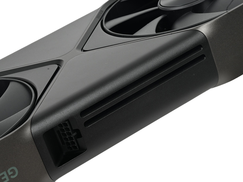 geforce_rtx_5090_fe_48