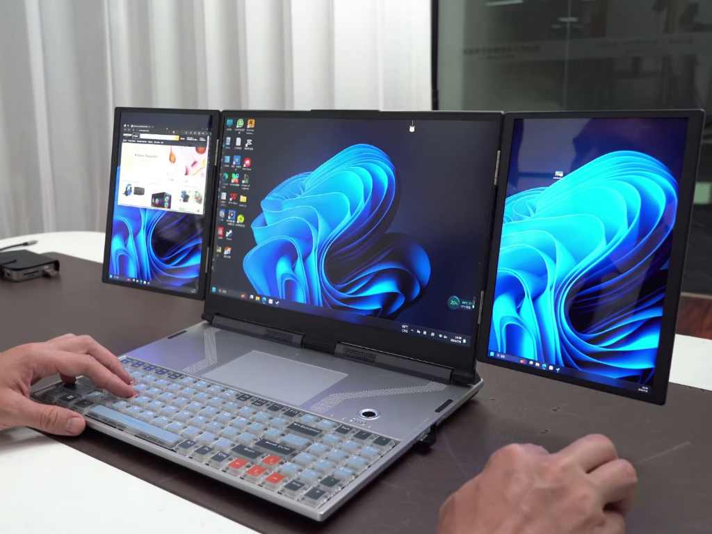【次に来るモノ】折りたたみ式のサブディスプレイを2基搭載する3画面ノートPCが便利そう