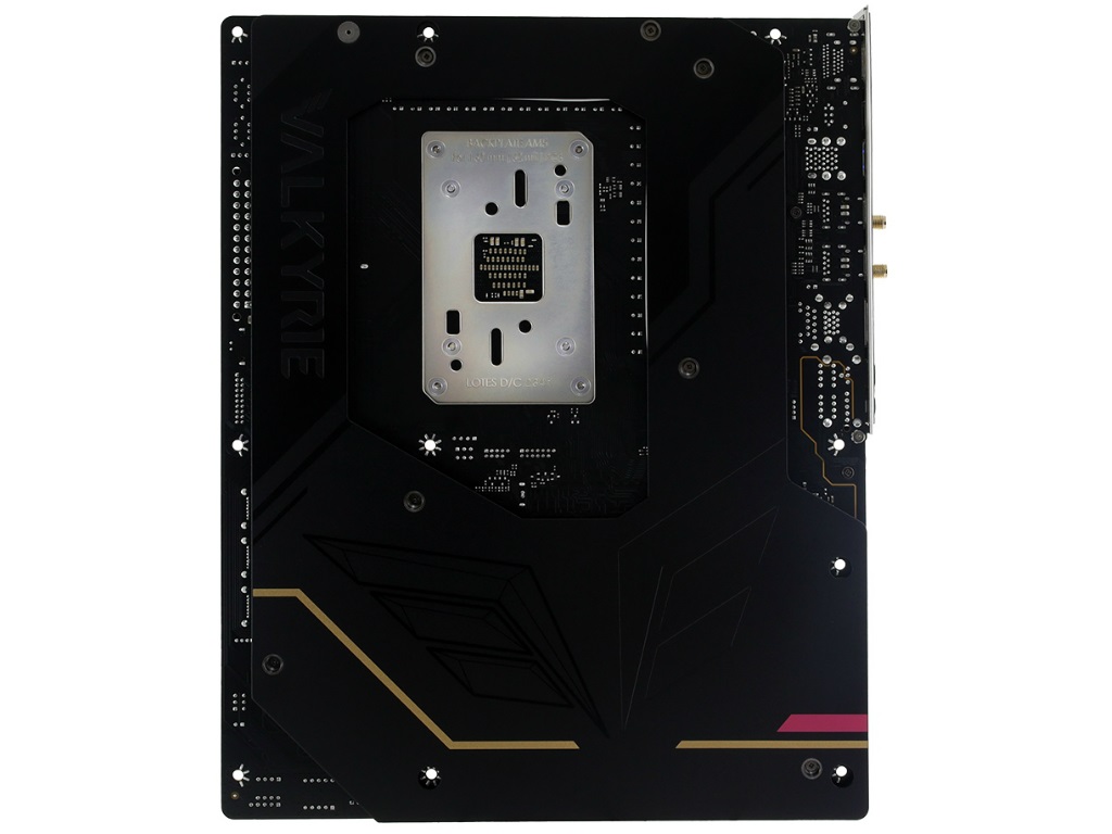 04_X870E_VALKYRIE_02