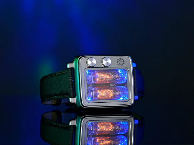 BACKTOFUTURE2_Nixie_Tube_Watch_07