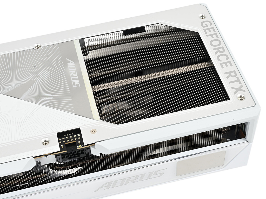 aorus_gf_rtx_5090_master_ice_12