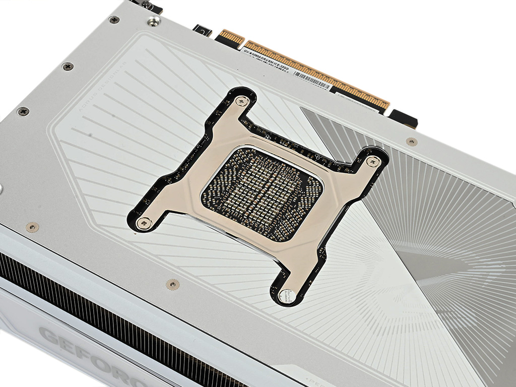 aorus_gf_rtx_5090_master_ice_13