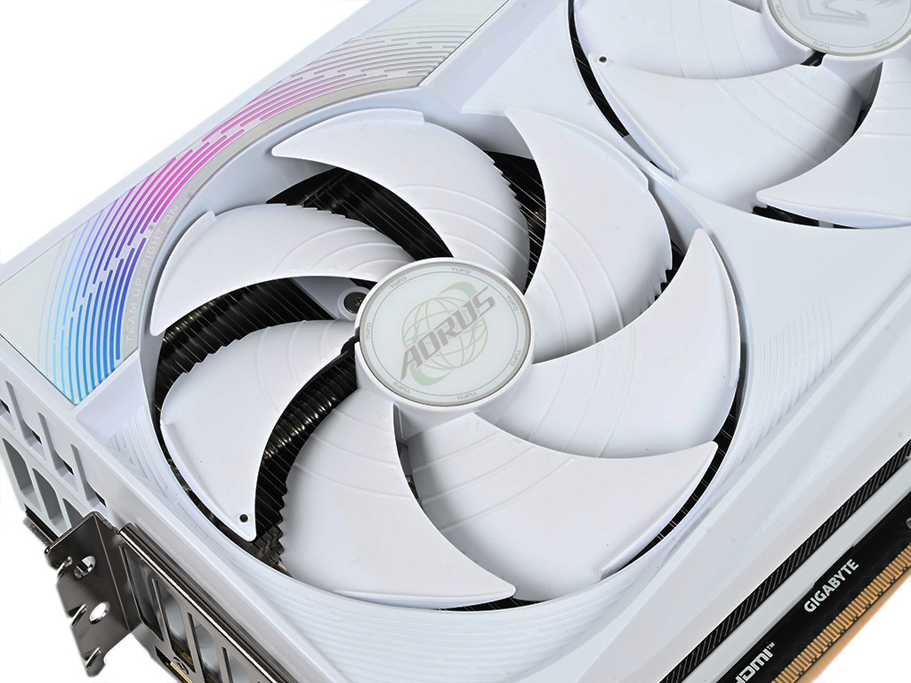 aorus_gf_rtx_5090_master_ice_14