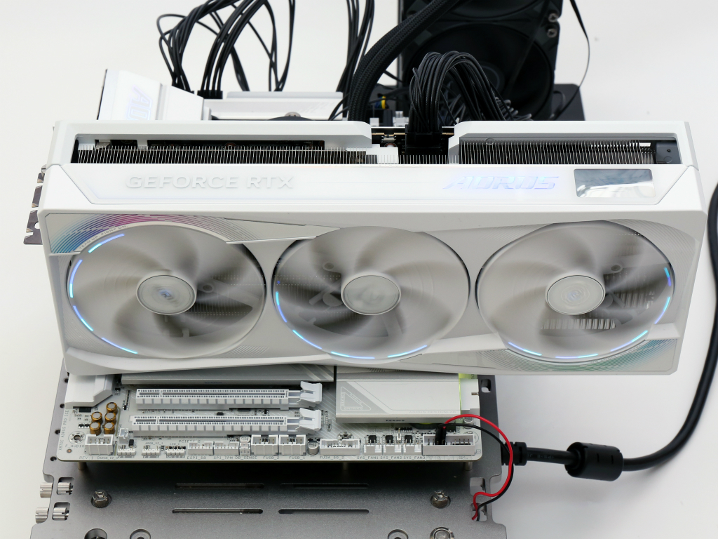 aorus_gf_rtx_5090_master_ice_903
