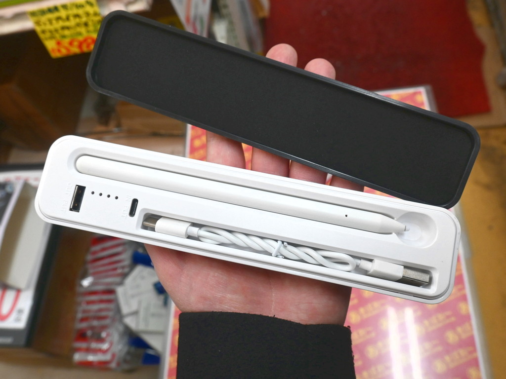 (アキバ取材班) 充電ケース付きアクテイブスタイラスペンの安価モデルが入荷、価格は1,500円