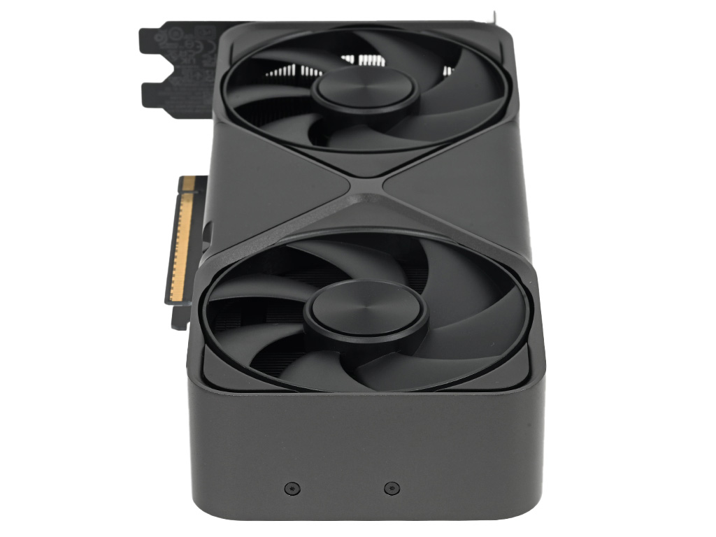 geforce_rtx_5070_fe_14