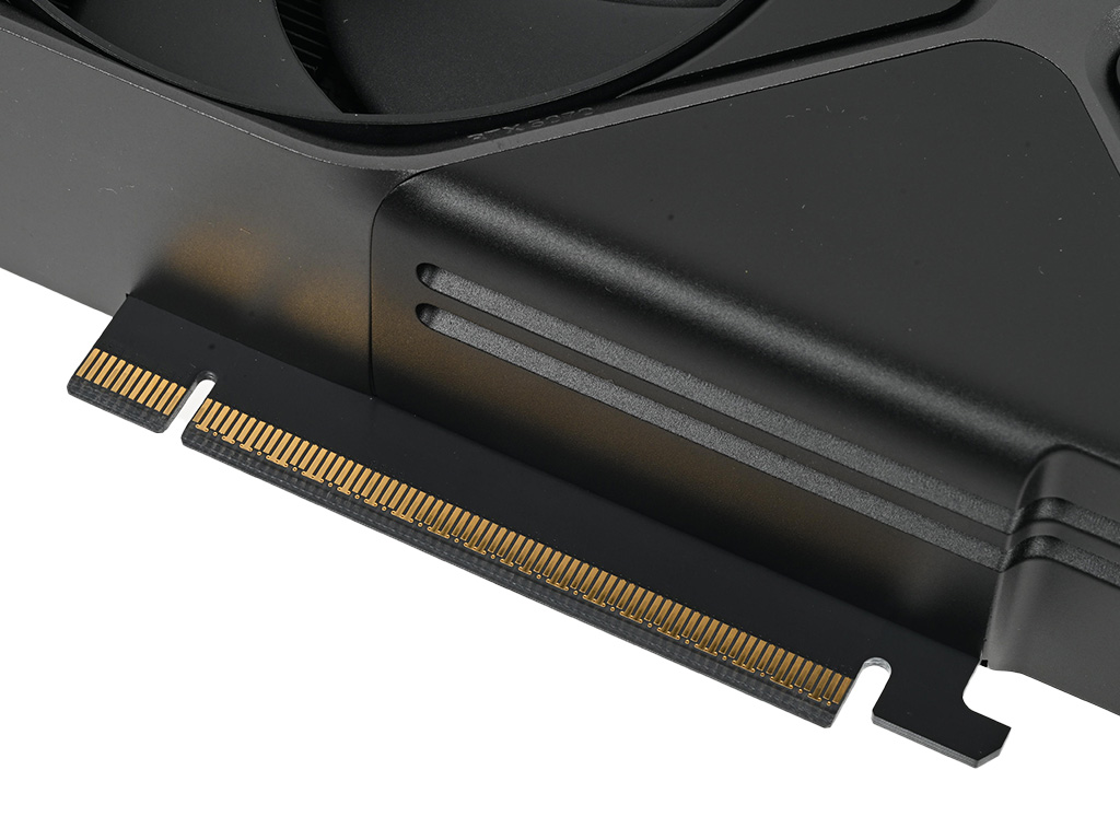 geforce_rtx_5070_fe_18