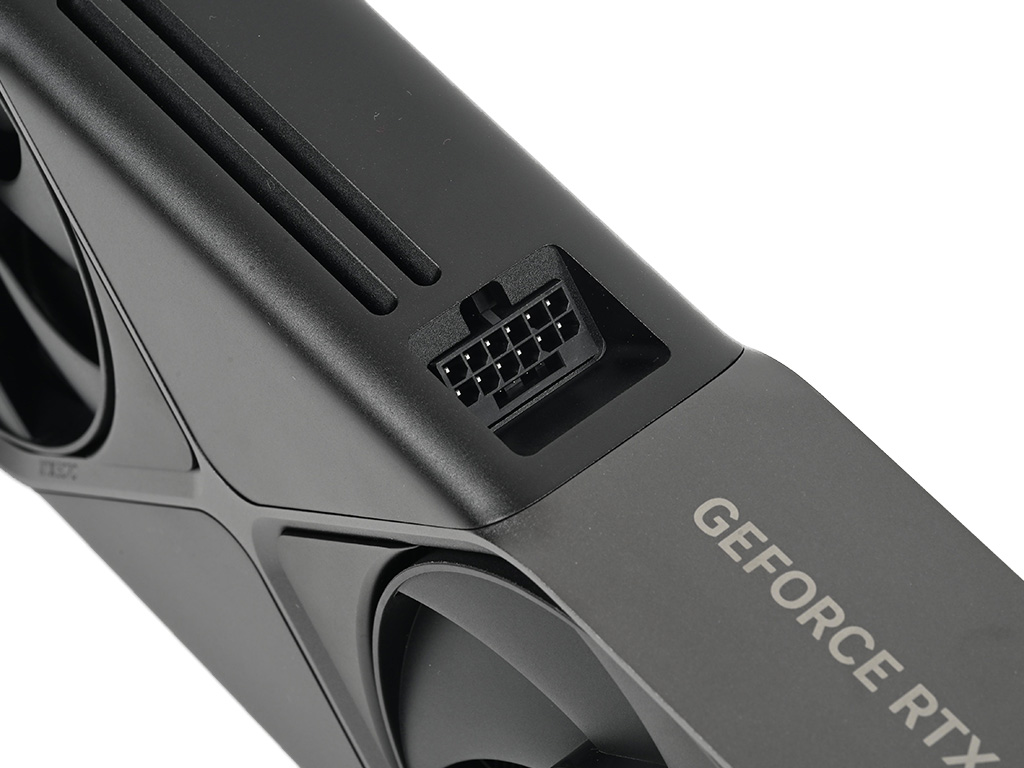 geforce_rtx_5070_fe_19