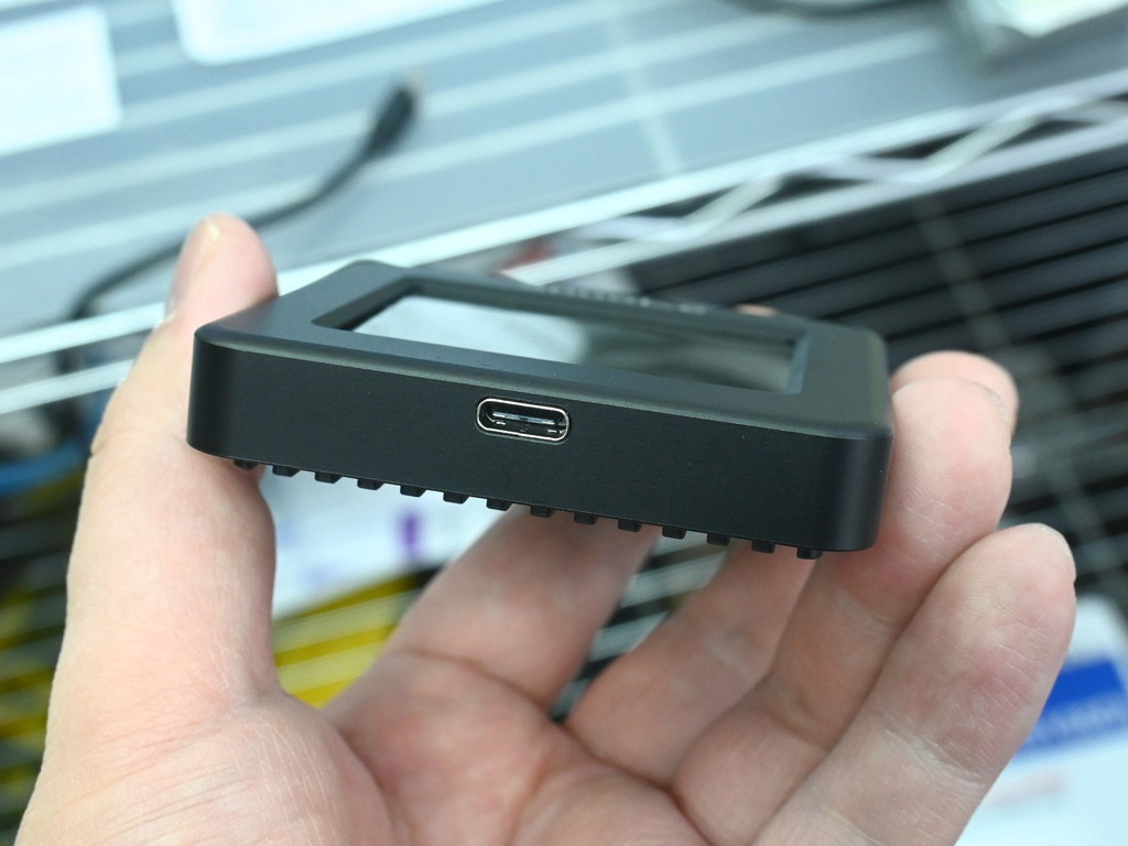 display_m2_case_2242_06