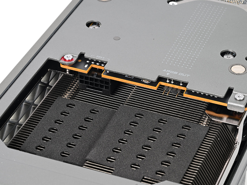 nitro_radeon_rx_9070_xt_14