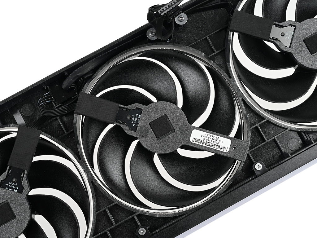 nitro_radeon_rx_9070_xt_34