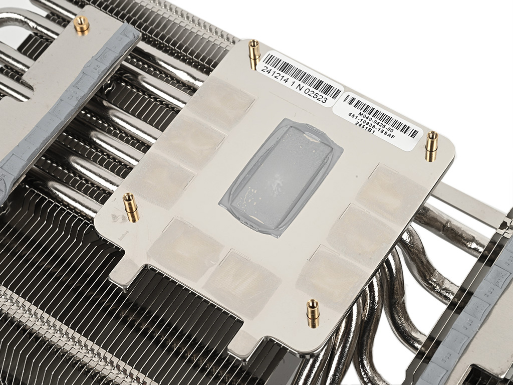 nitro_radeon_rx_9070_xt_60