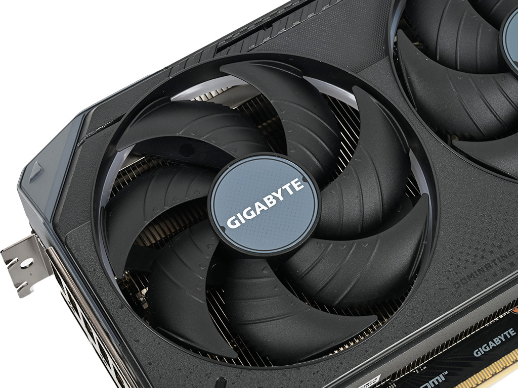 geforce_rtx_5070_gaming_oc_12g_18