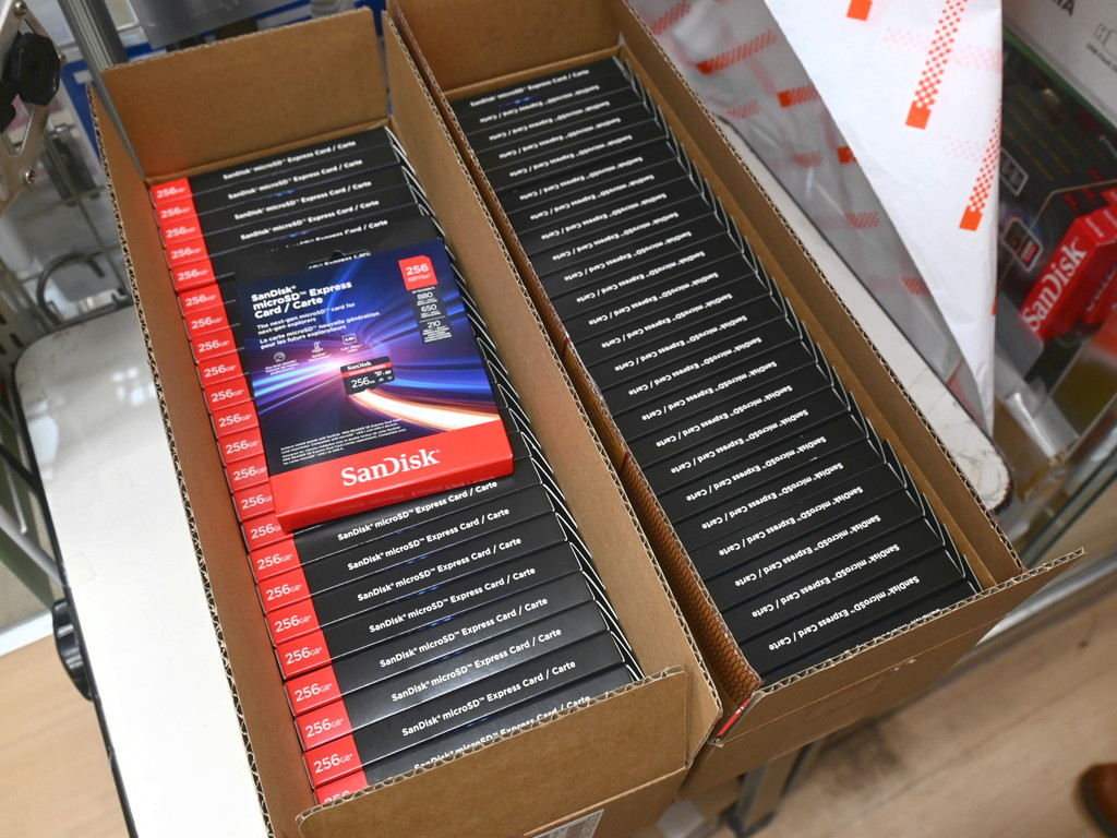 microSD_Express_256_04