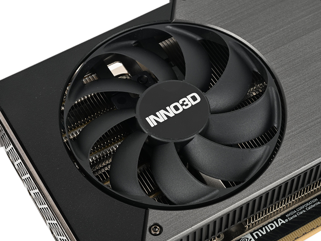 geforce_rtx_5070_twin_x2_06