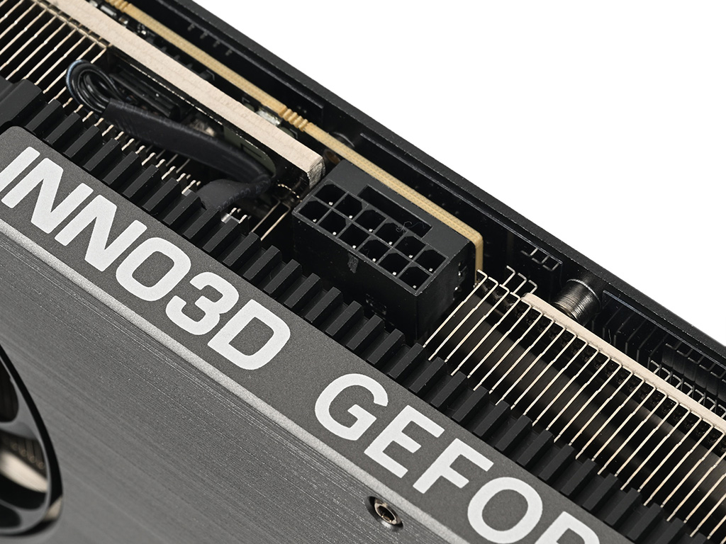geforce_rtx_5070_twin_x2_17