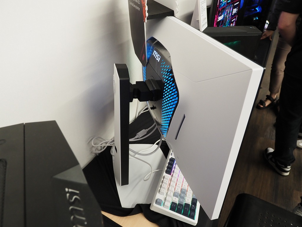 msi_gaming_display_02