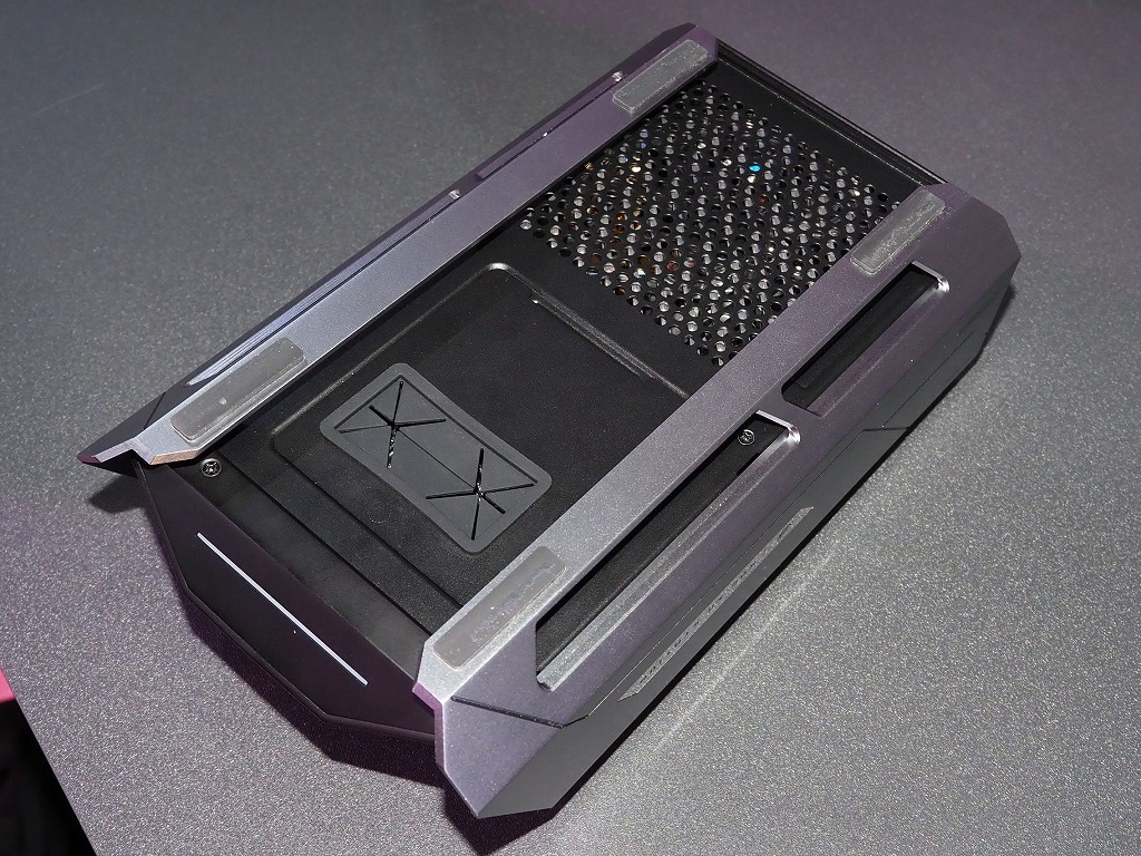 ROG_XG_Station_3_03