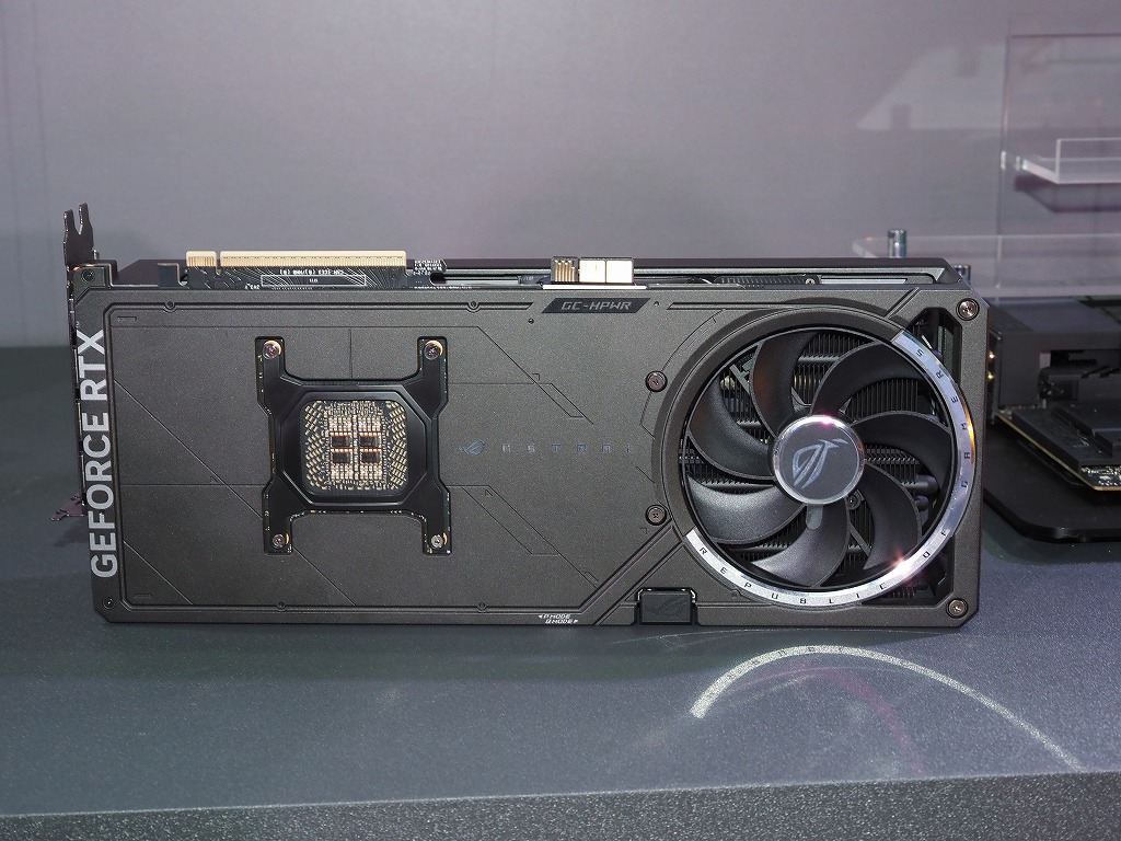 ROG_XG_Station_3_07