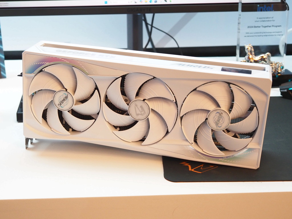 250522computex2025_gigabyte5090_03