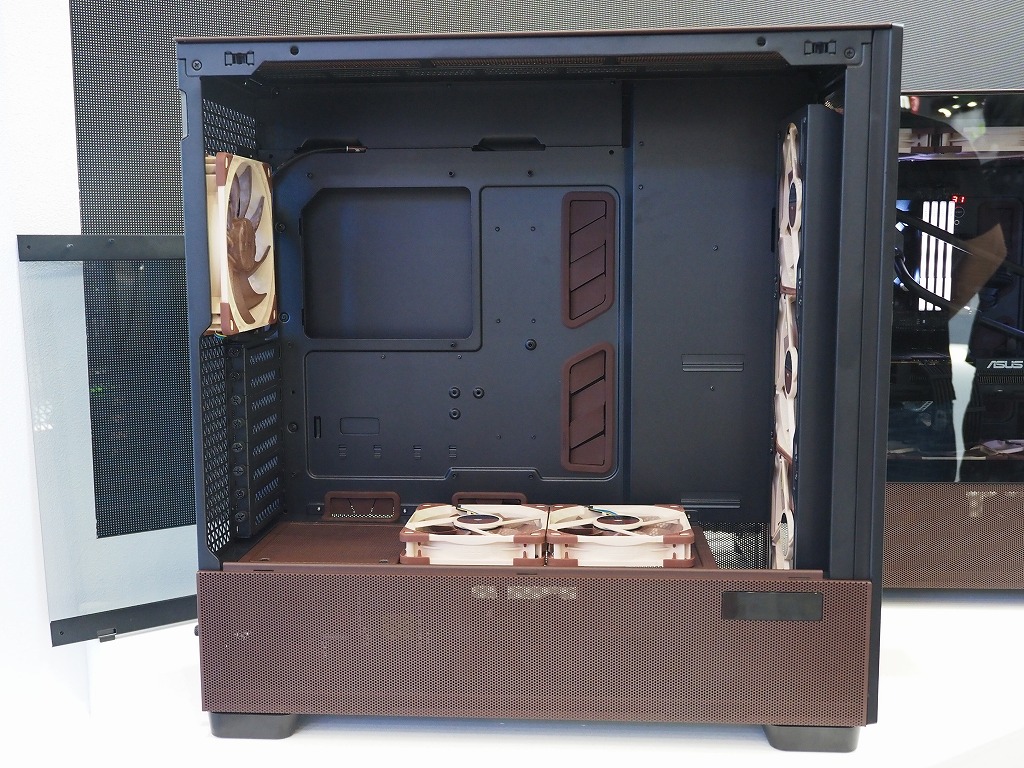 FLUX_PRO_NOCTUA_EDITION_04