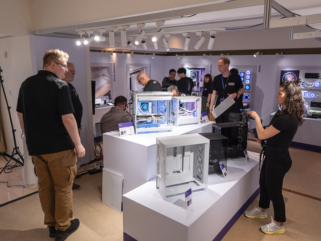 nzxt_booth_01