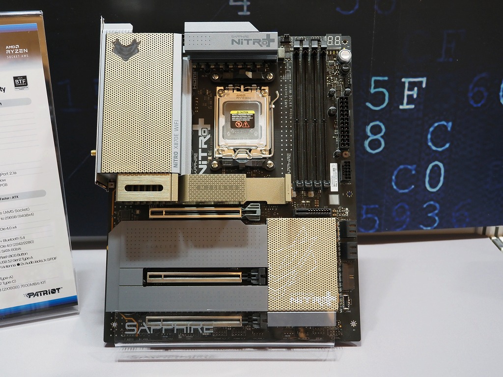 Sapphire_mb_01