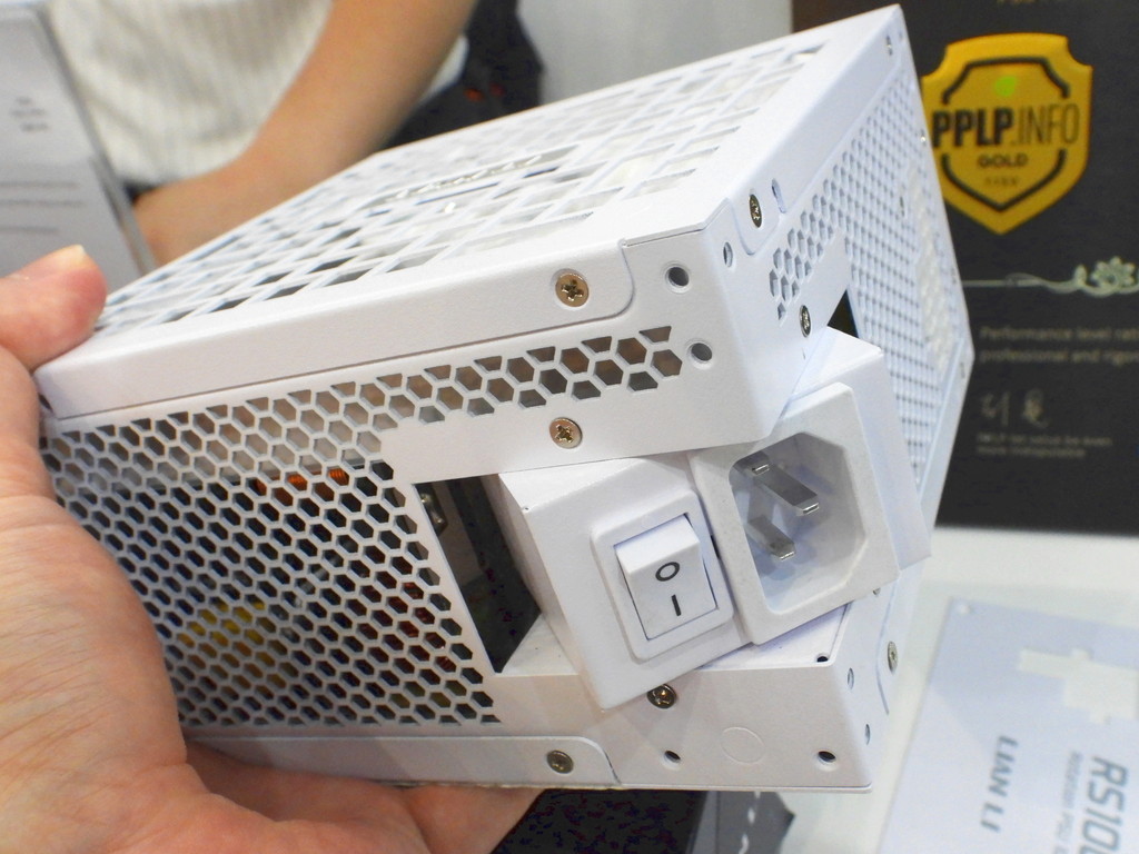 250527computex2025_lianli_psu_01