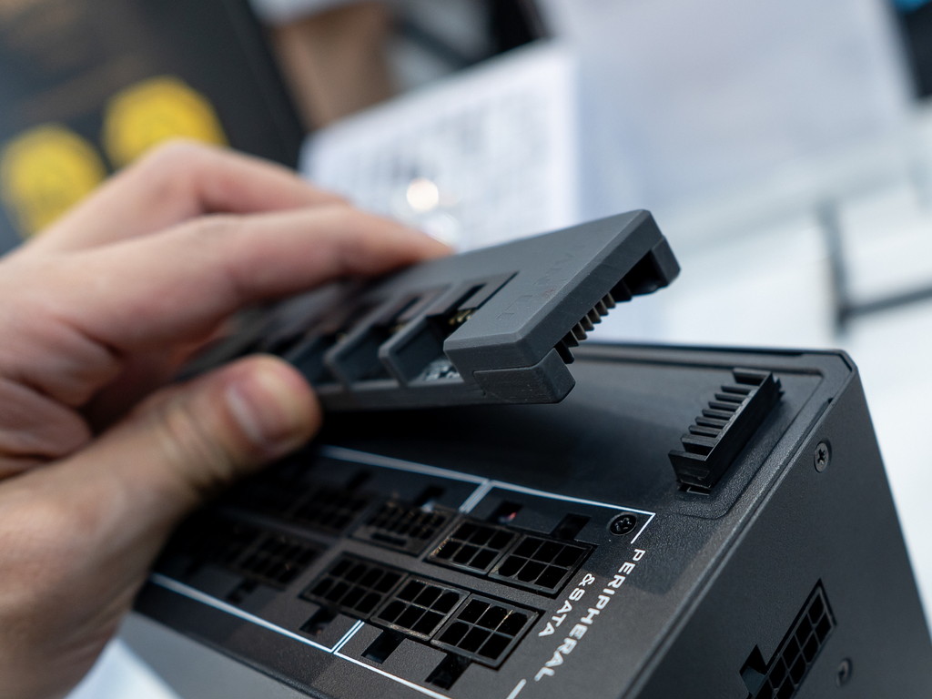 250527computex2025_lianli_psu_08