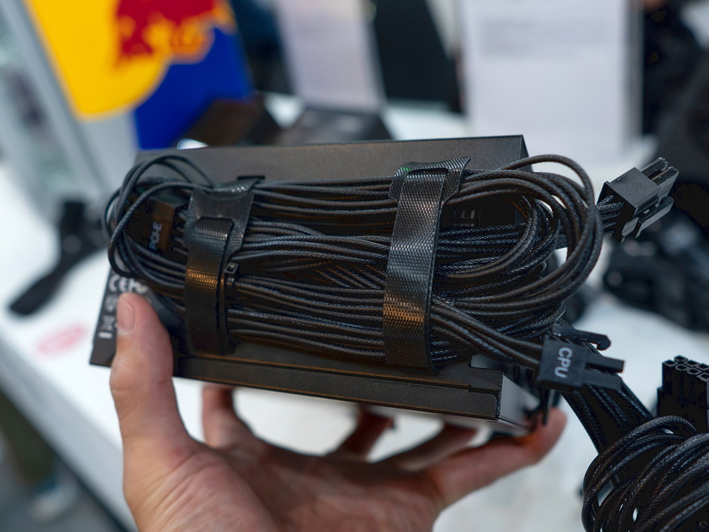 250527computex2025_lianli_psu_09