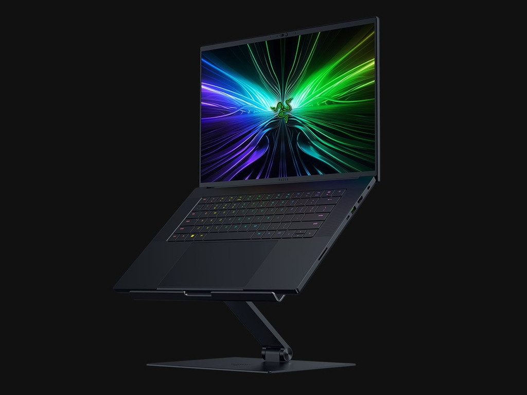 Razer_Adjustable_Laptop_Stand_01