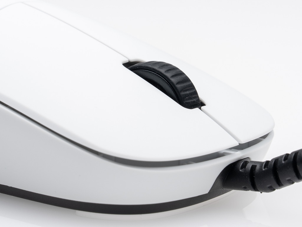 xm2_8k_gaming_mouse_white_18