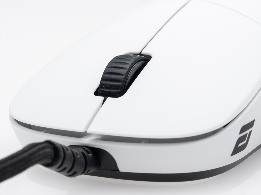 xm2_8k_gaming_mouse_white_19