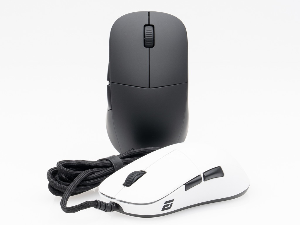 xm2_8k_gaming_mouse_white_30