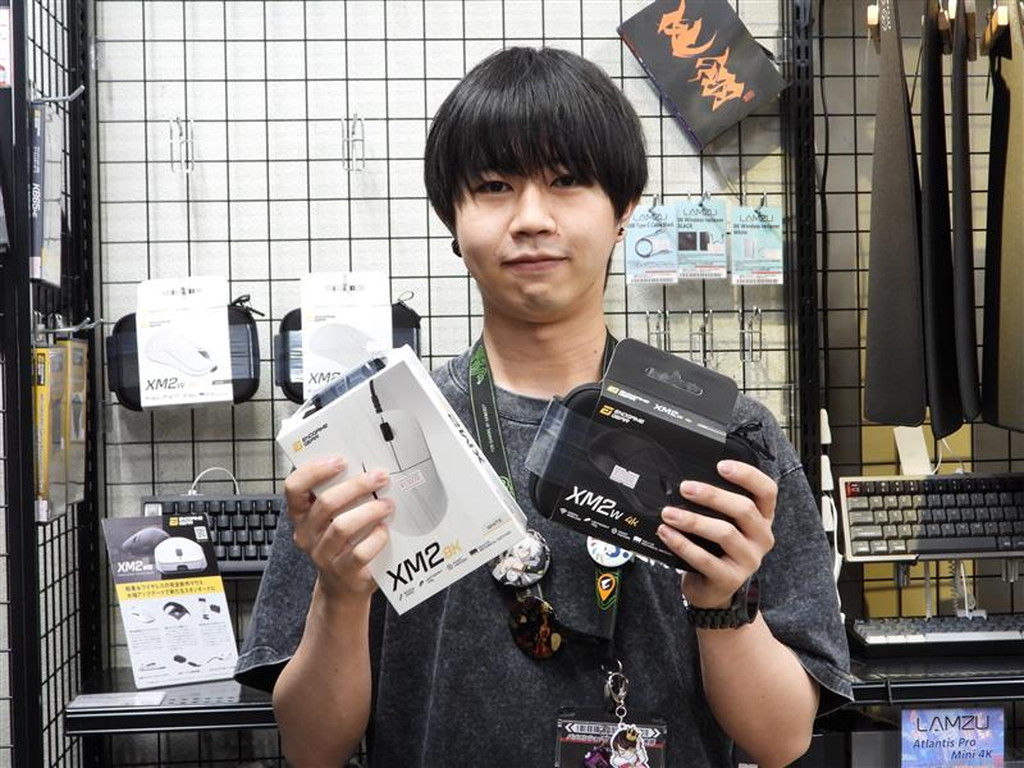 xm2_8k_gaming_mouse_white_42