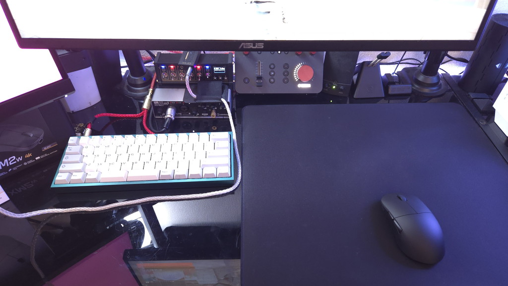 xm2_8k_gaming_mouse_white_43