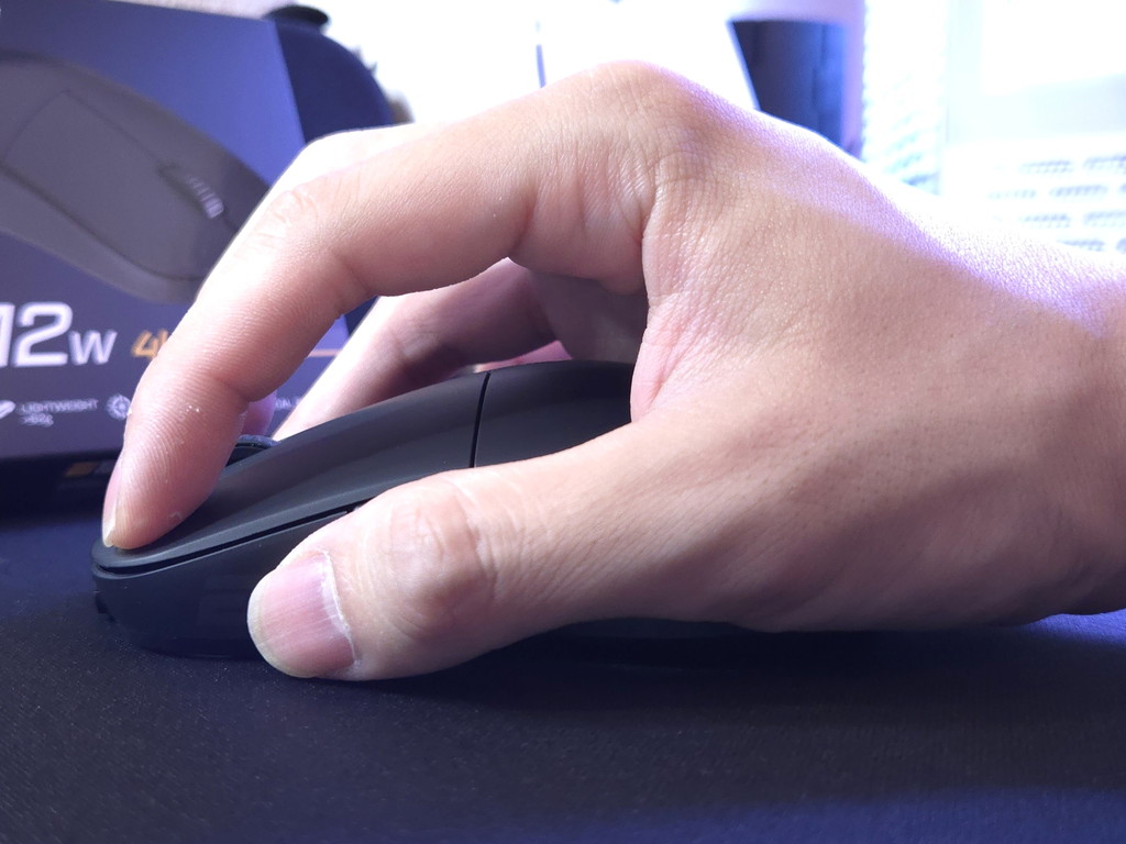 xm2_8k_gaming_mouse_white_46