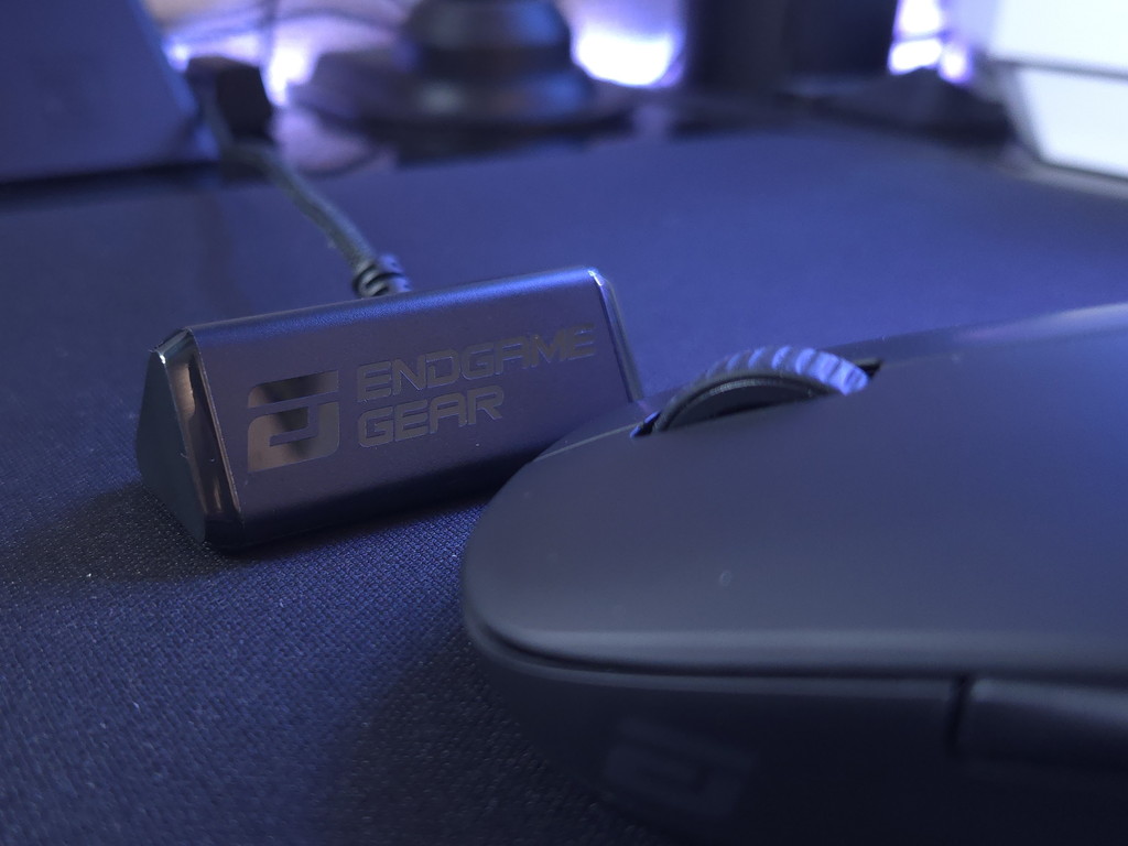 xm2_8k_gaming_mouse_white_49