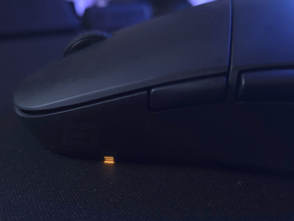xm2_8k_gaming_mouse_white_50