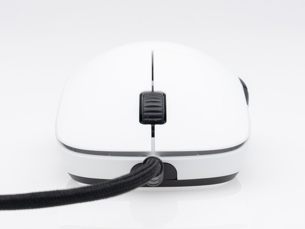xm2_8k_gaming_mouse_white_9