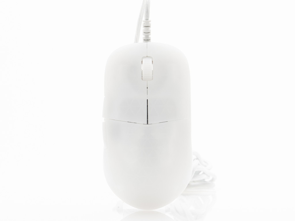 xm2_8k_gaming_mouse_whitefrost_2
