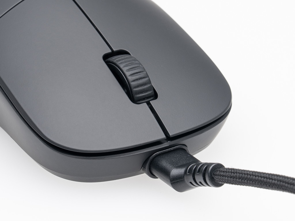 xm2w_4k_gaming_mouse_black_32